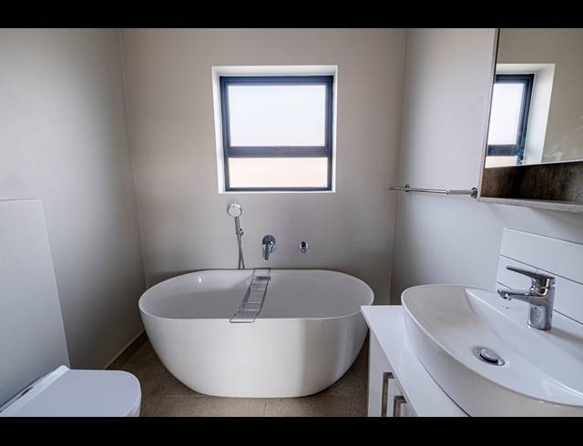 1 BEDROOM TOWNHOUSE FOR SALE IN C PLACE